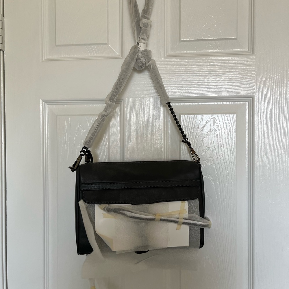 Elegant Black Leather Shoulder Bag